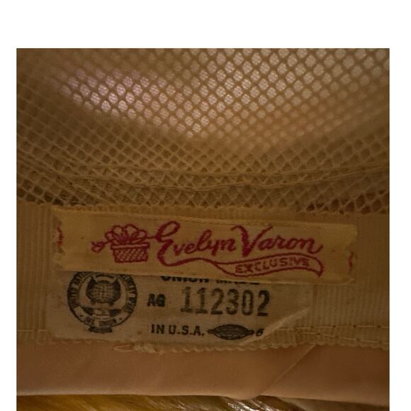Vintage Evelyn Varon exclusive made in USA feather trim hat - Picture 9 of 9
